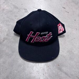 Miami Heat Snap Back- pink under